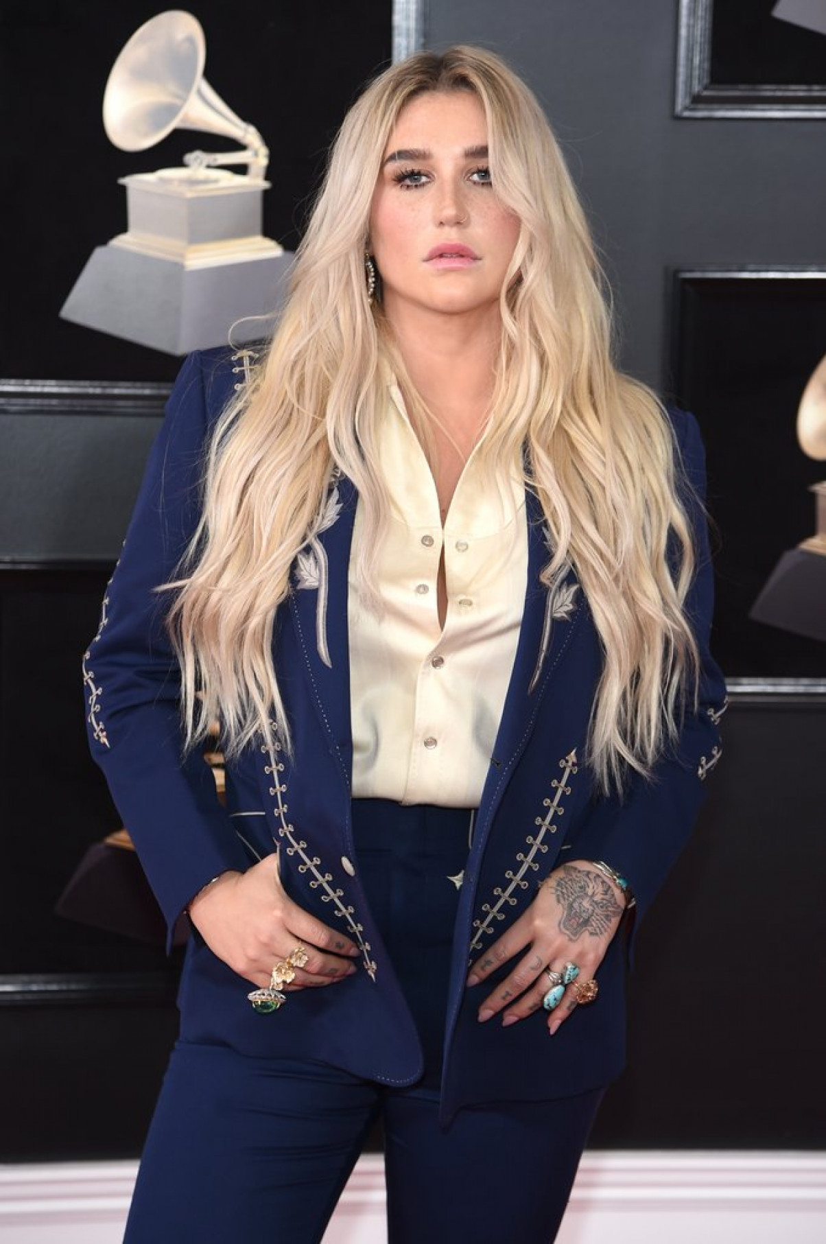 Kesha Suit Grammys 2018