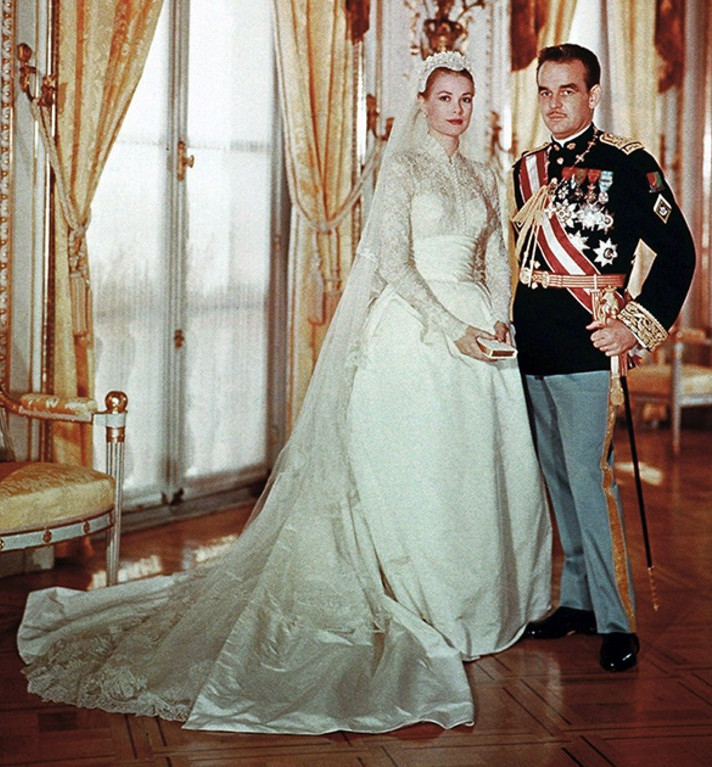 blogs aisle say grace kelly wedding portrait