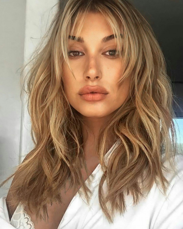 Hailey Bieber hair