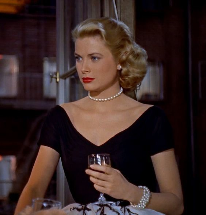 All About Grace Kelly's Jewelry in Rear Window